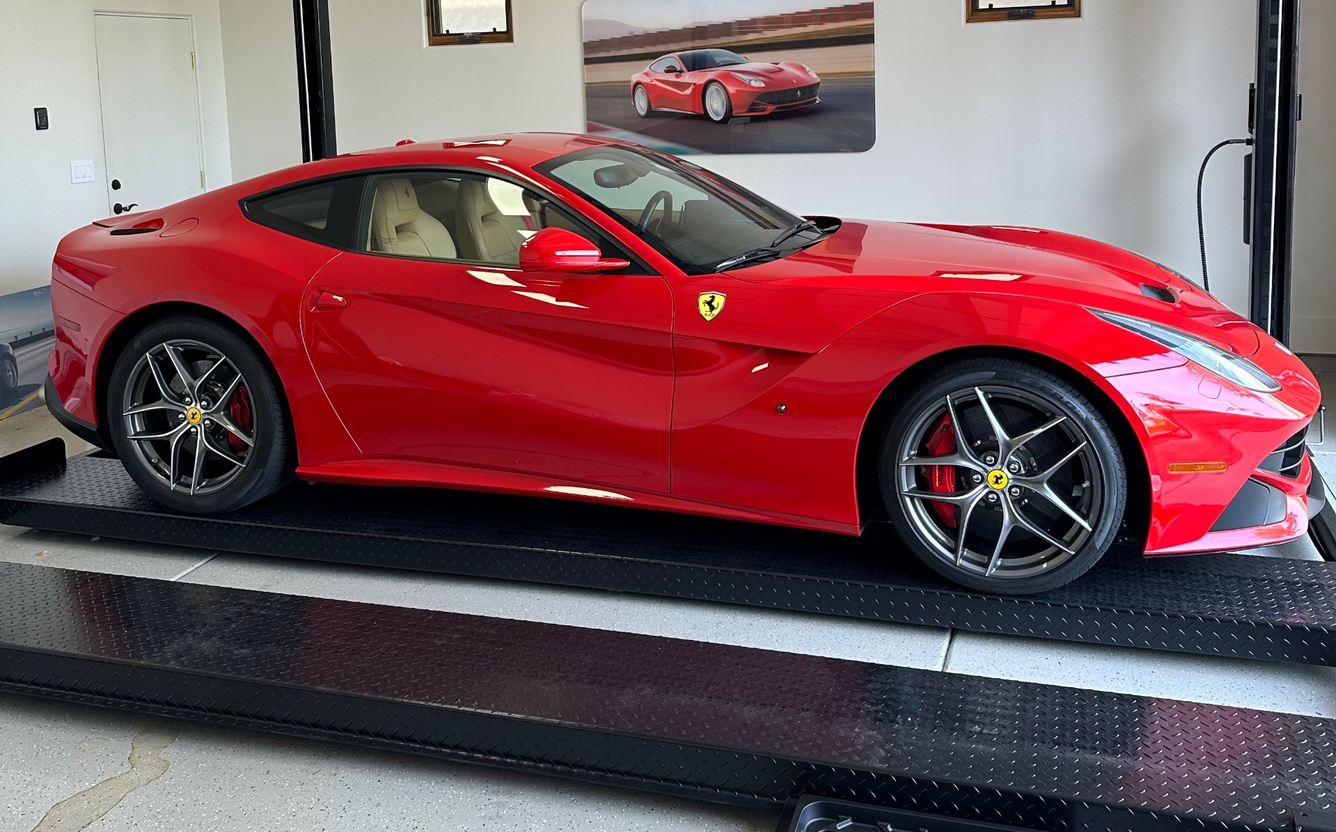 Ferrari F12berlinetta Price, Interior, & Engine Specs
