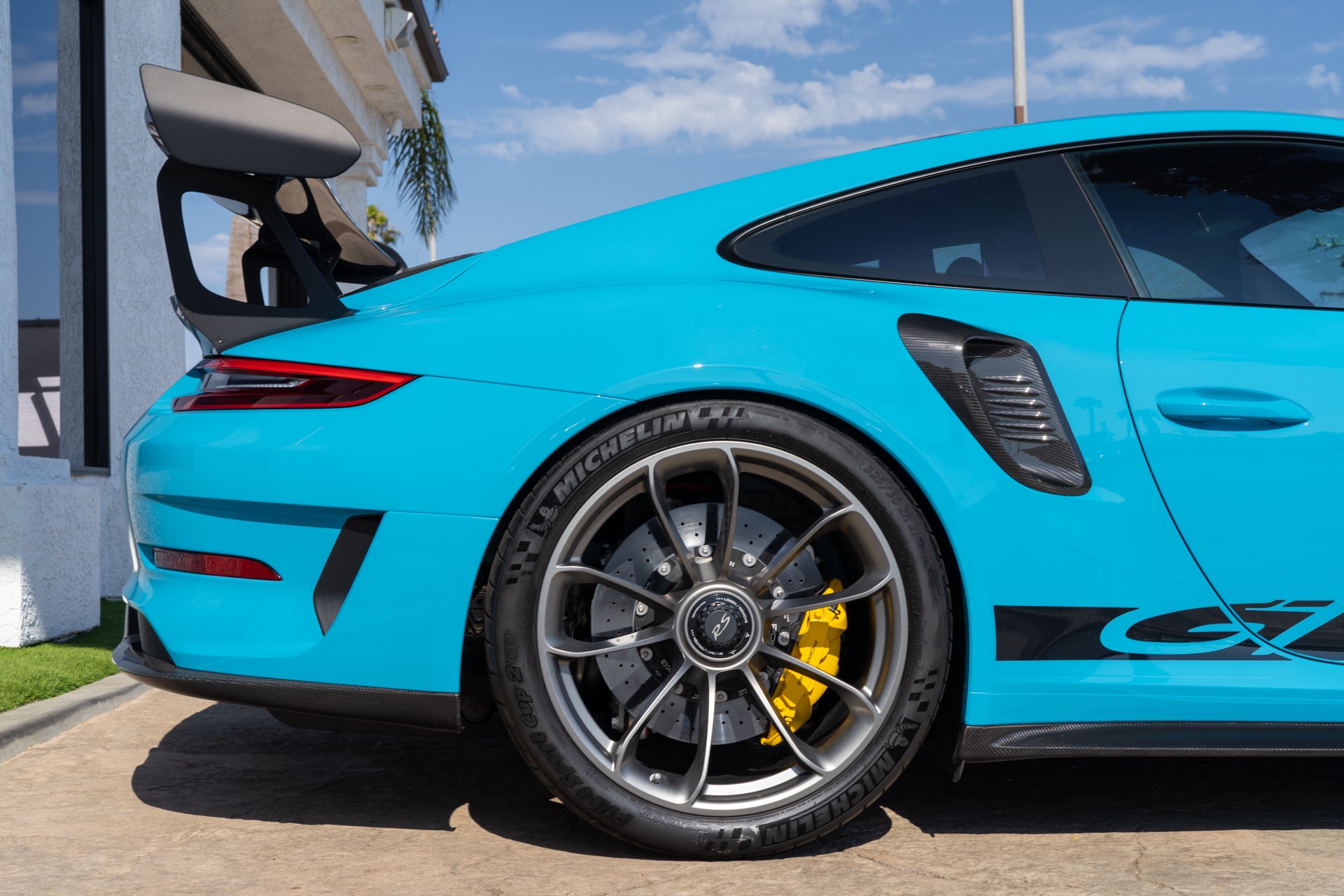3,500-Mile 2019 Porsche 911 GT3 RS Weissach For Sale On BaT, 48% OFF