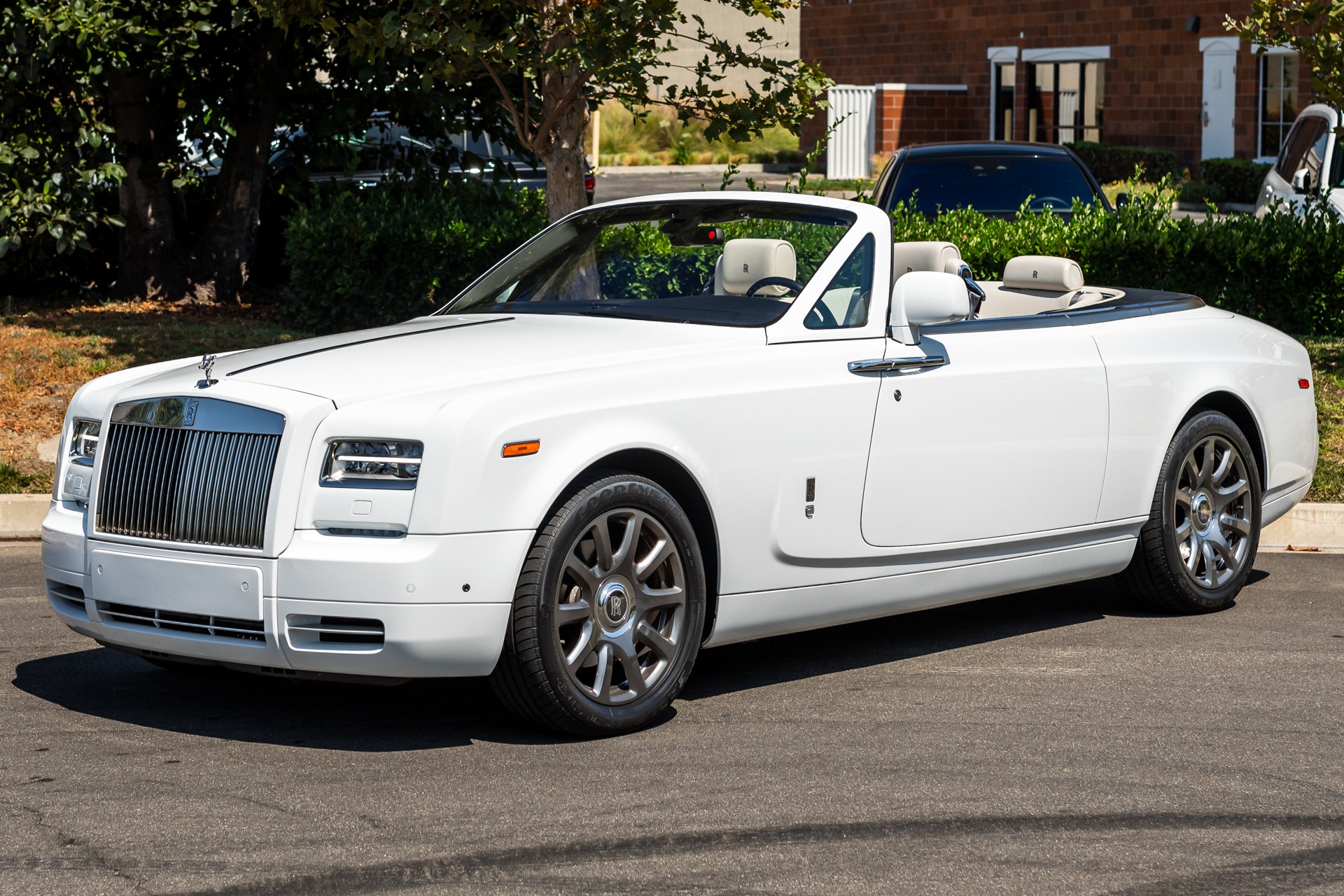 Used 2016 Rolls-royce Phantom Drophead Coupe For Sale ($355,000 