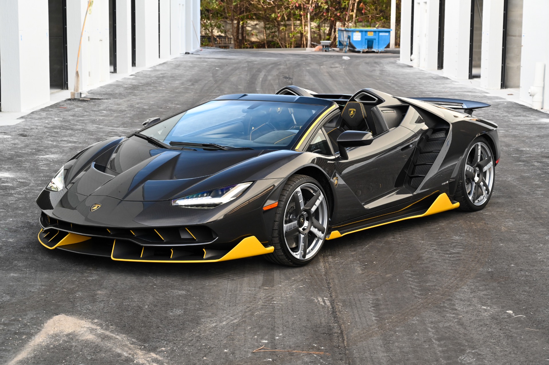 Used 2017 Lamborghini Centenario Roadster For Sale (Sold) | iLusso ...