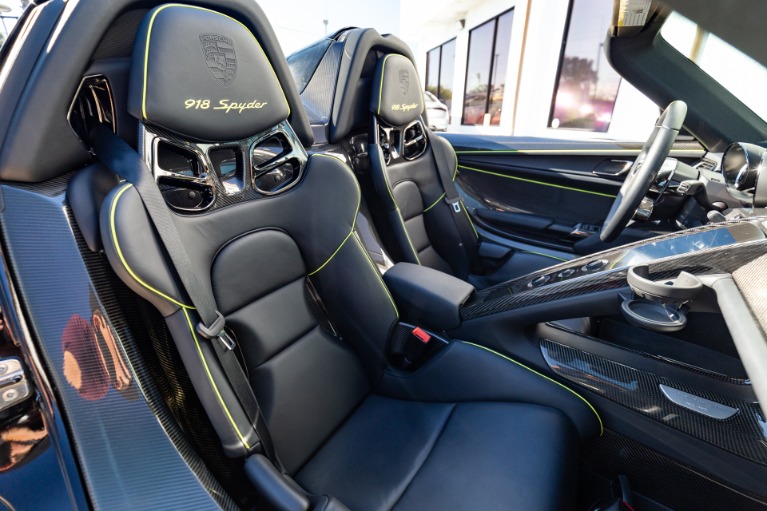 Used 2015 Porsche 918 Spyder Base for sale $1,699,000 at iLusso in Costa Mesa CA 92627 6