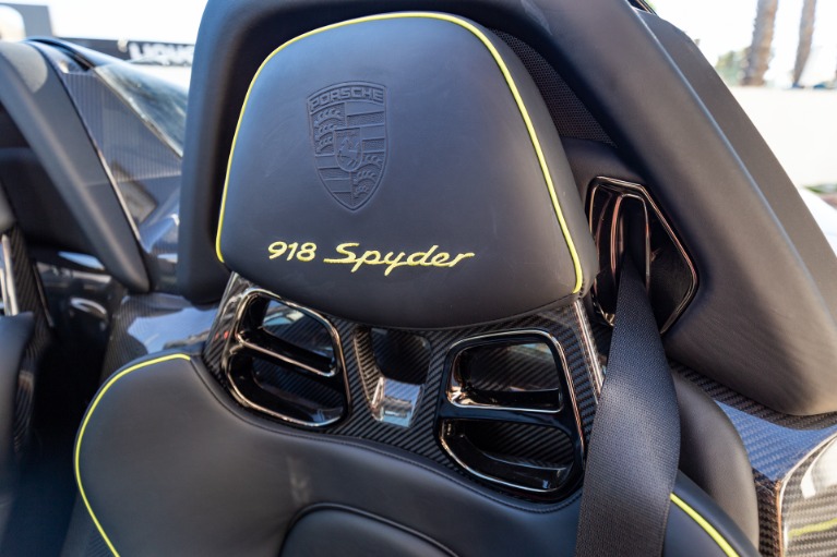 Used 2015 Porsche 918 Spyder Base for sale $1,699,000 at iLusso in Costa Mesa CA 92627 61